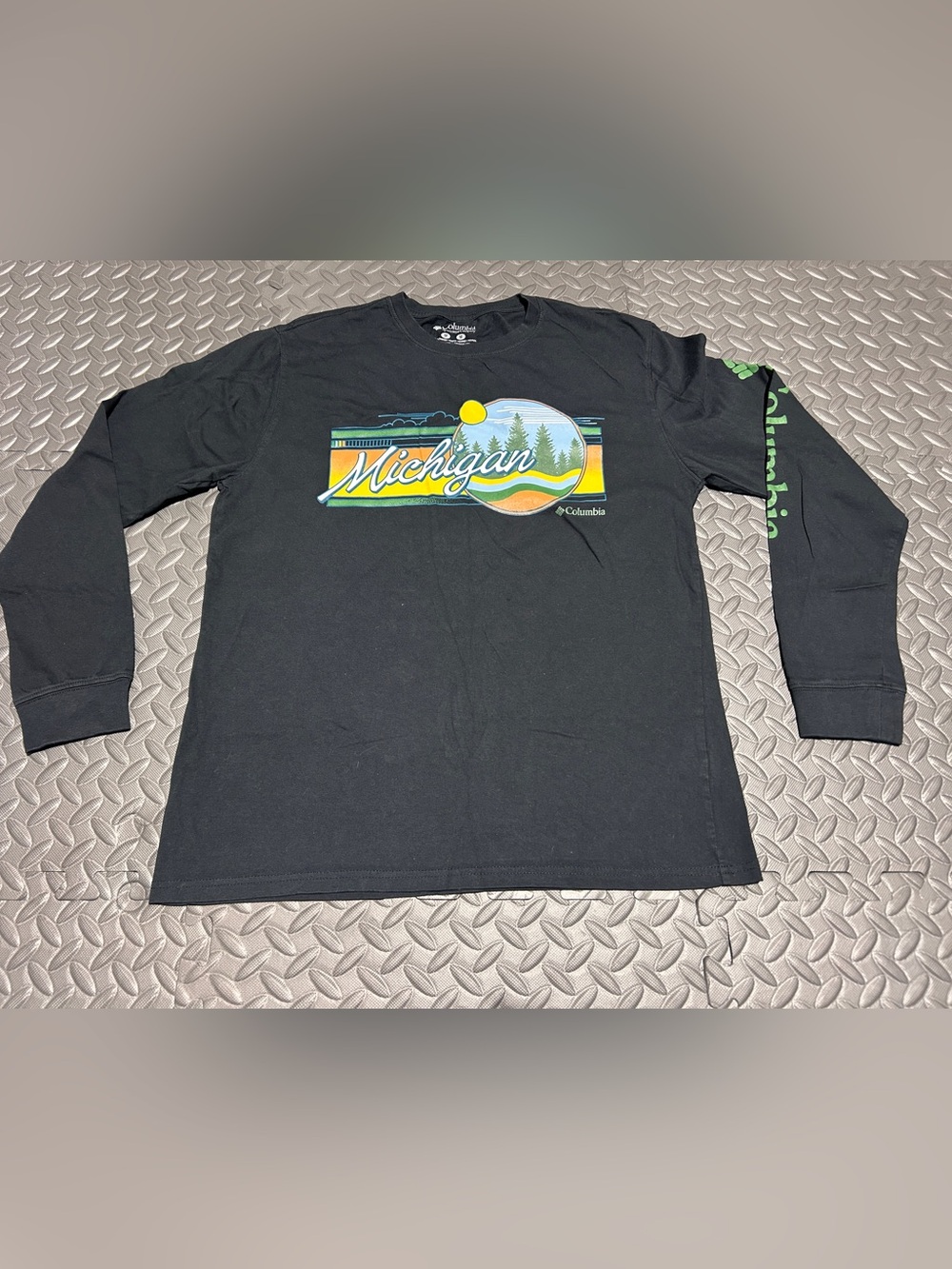 Columbia Men's Michigan Graphic Black Long Sleeve